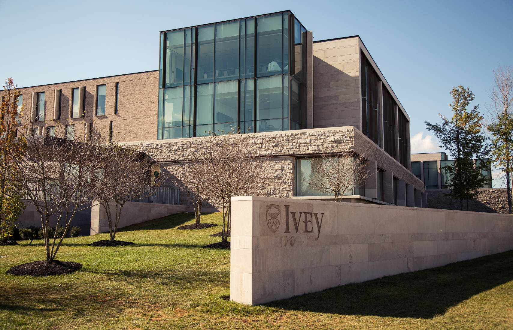 西安大略大学Ivey毅伟商学院毕业生起薪和就业怎么样？