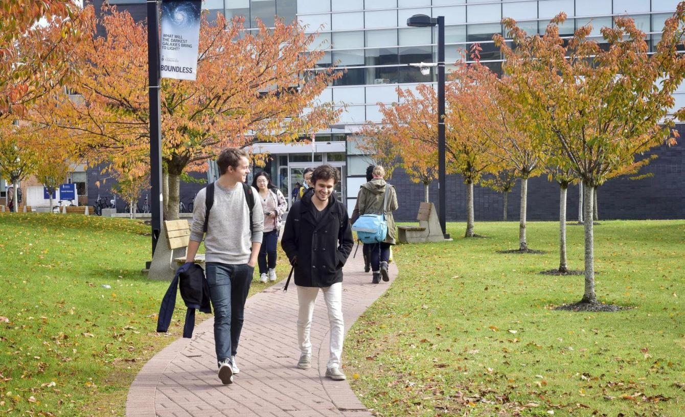 UofT11091_20151102_UTSCStudentsWalktoClass_6324.jpeg